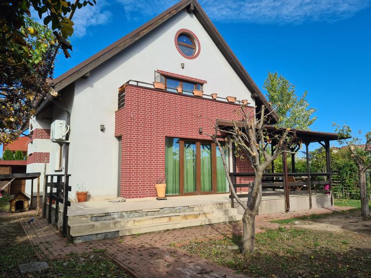 OMNIA-Proprietati alese! Haide sa probam o casa, garantez ca e frumoasa!
