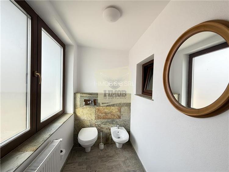 Casa ultracentrala complet renovata 6 camere 3 bai Cisnadioara - 31