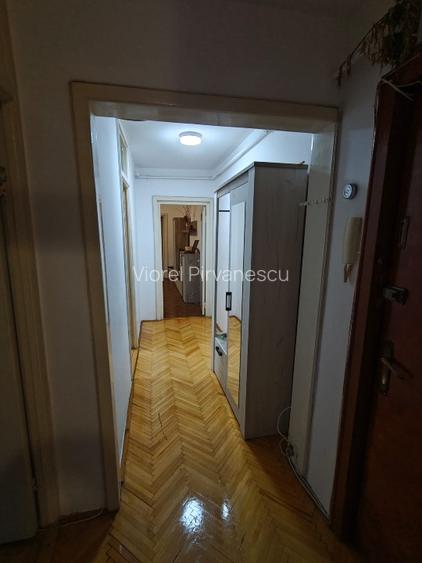 Inchiriez apartament 3 camere, et. 2, centrala proprie,2 bai- Complex Studentesc - 9