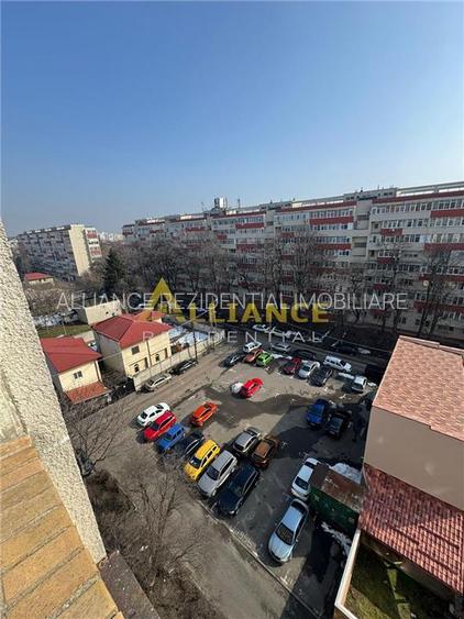 Garsoniera renovata – Piata Progresul, 30 mp, metrou Eroii Revoluției 15 mi - 12