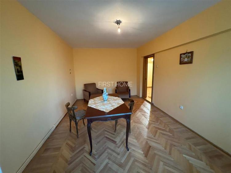 Apartament 3 camere, etaj 1, zona Garii , decomandat, parcare - 6
