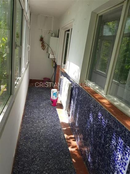 Apartament 3 camere, 70mp, zona Garii, etaj 1 - 11