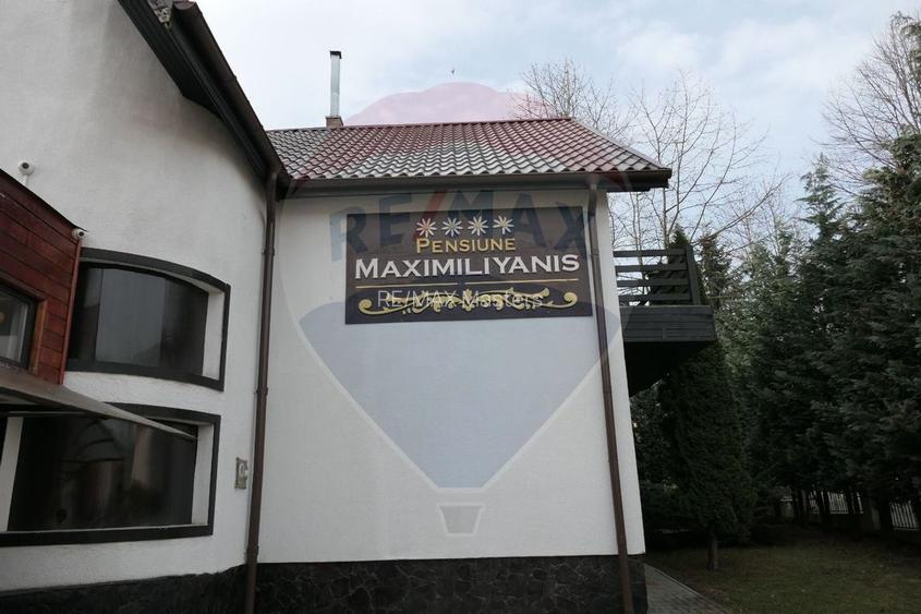 Vilă cu 10 camere de vânzare în zona Centrala - 2