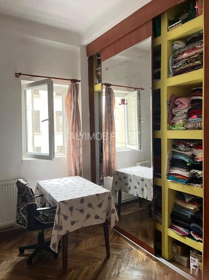 VANZARE 2 CAM ACADEMIEI- UNIVERSITATE - 2