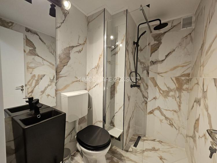 Piata ROMANA- Coloane - 4