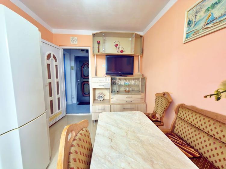 Apartament cu 3 camere de închiriat în zona Intim - 10