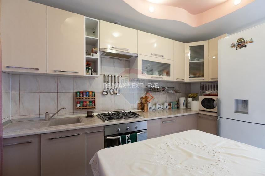 Casa / Vila cu 6 camere de vanzare, Calea Moinesti, Margineni - 10