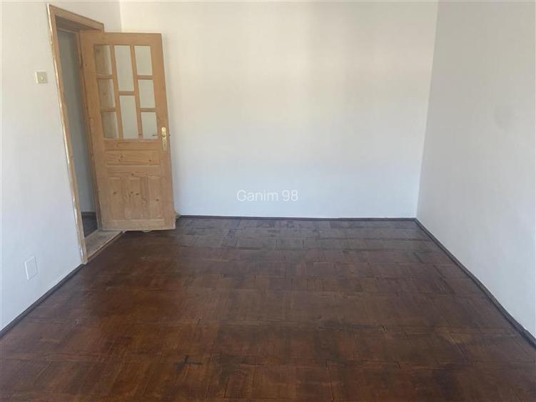 Apartament 2 camere , cartier Sud , 54 mp , decomandat , liber , - 2