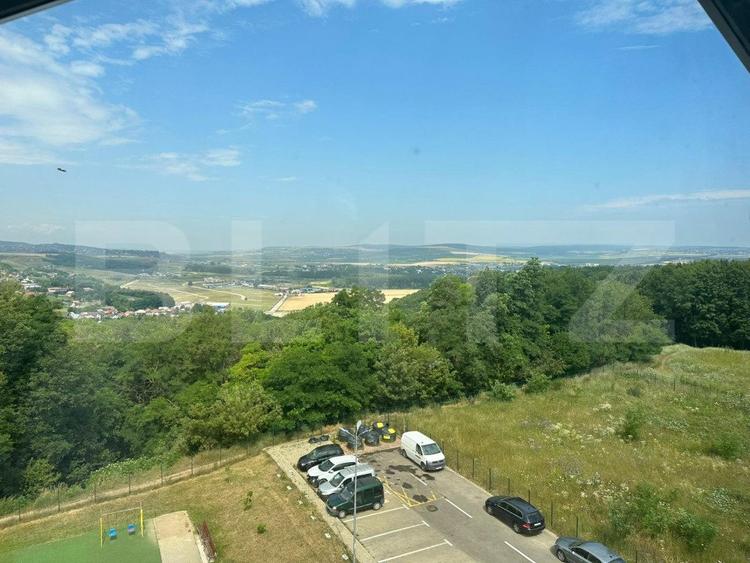 Apartament finisat 3 camere, 183 mp, bloc nou, zona Zamca