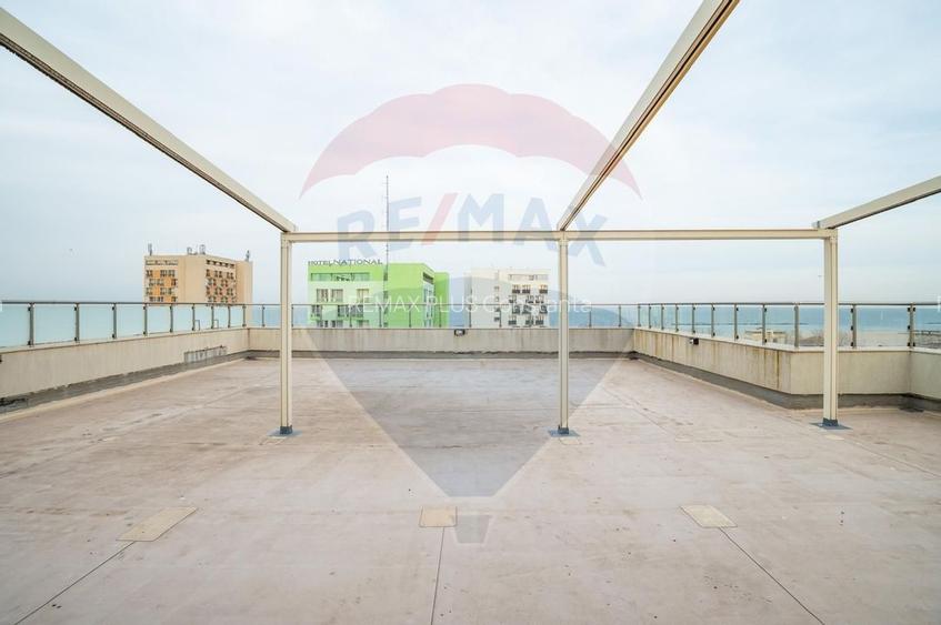Penthouse de vanzare in Mamaia vedere frontala lac si marea Neagra - 27