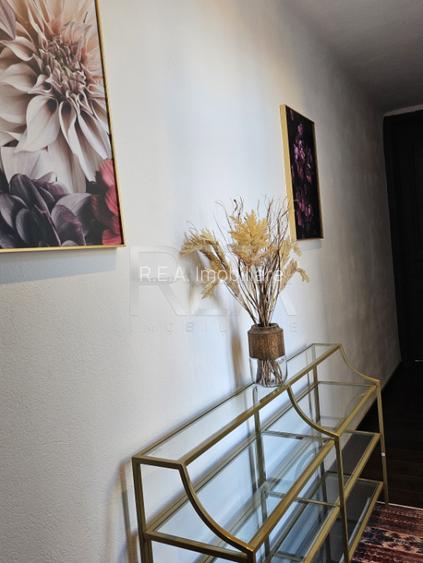 Casa de birouri de inchiriat 11 camere - 14