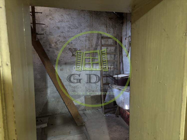 Casa saseasca + 3000mp teren  sat Nou - 17