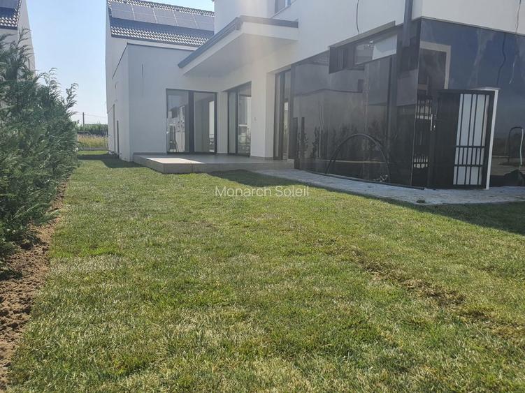 Monarch Soleil - finisaje de lux: parchet,usi, tamplarie lemn natural - 3