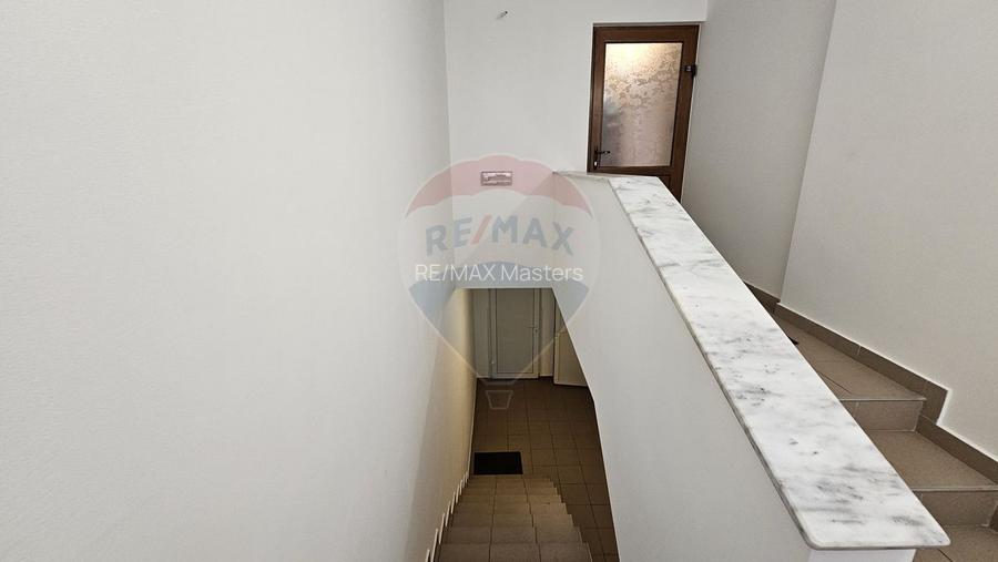 Casă / Vilă de lux cu 8 camere de vânzare in Obcini, Suceava - 57