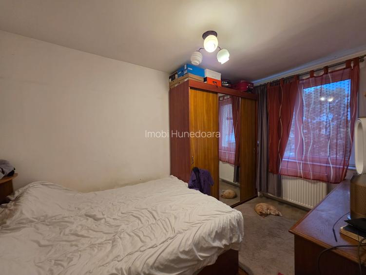 Apartament 3 camere decomandat, Deva - Str. Progresului 65 mp Etaj 4 - 13