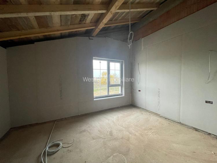 Duplex 4 camere despartit prin camera tehnica Calea Medves Mosnita - 6