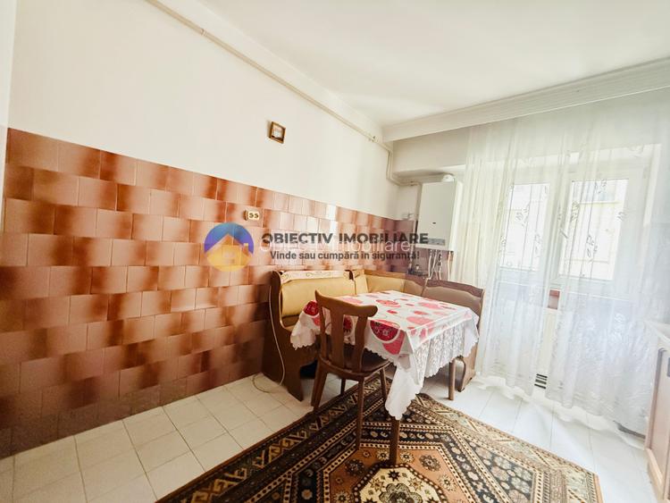Apartament 3 camere / 2 bai/ ETAJ 2 / 80 mp / constructie 1990 - 10