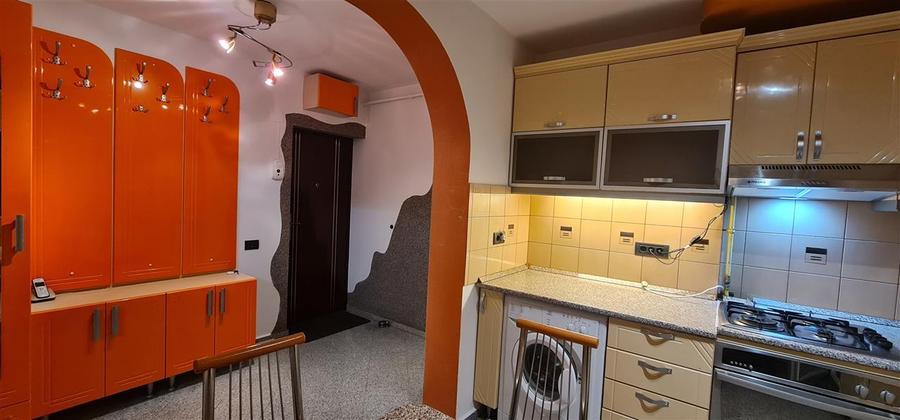 Apartament 2 camere amenajat-mobilat modern la cheie, et.1, central Podgoria- Zo
