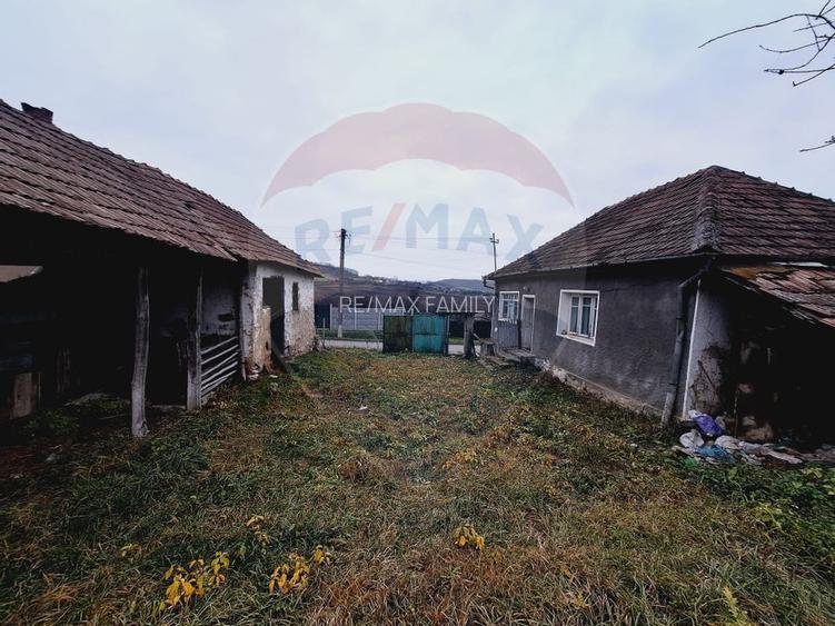 Casă  cu 2 camere si teren de vanzare - 2