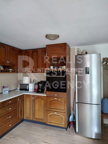 Vilă individuală 430 mp utili, teren 2.000 mp, panouri solare - 15