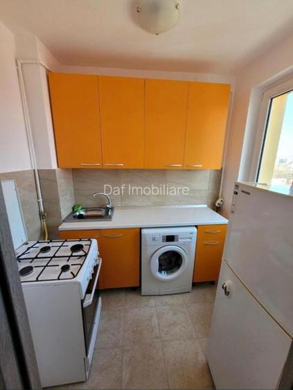 59000 euro-Garsoniera decomandata -bloc mixt reabiltat -2 min metrou - 3