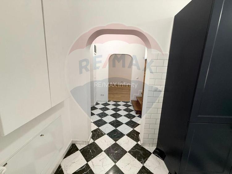 Apartament 4 camere, pe 2 niveluri si curte comuna în Centru - 29