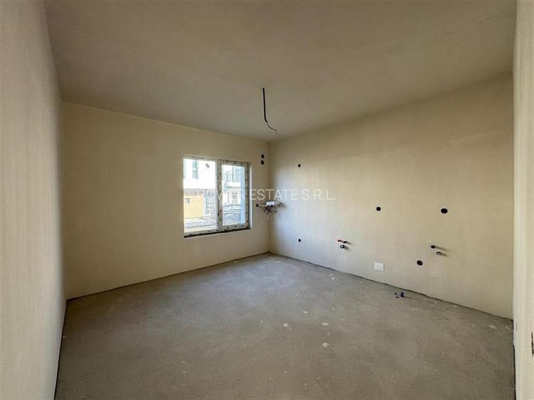 Casa Tip Triplex  Parter + Etaj , situata in Floresti! - 13