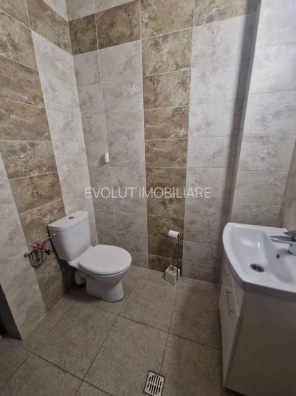 Spațiu comercial + loc parcare de vanzare KM 4-5 - 5