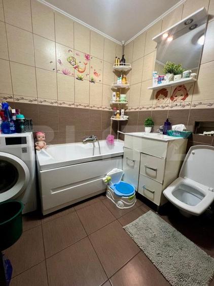 Apartament 4 camere, 100 mp, decomandat, cartier Burdujeni