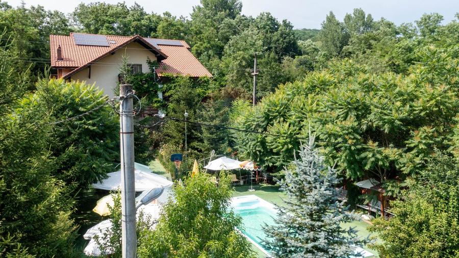 Vanzare vila/pensiune D+P+E+M 10 camere, Daesti jud. Valcea