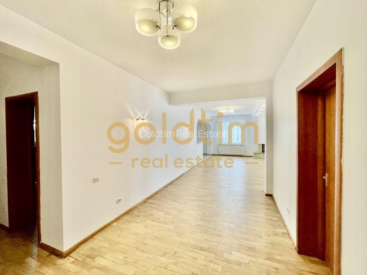 VILA INDIVIDUALA/PISCINA/ GARAJ - 24