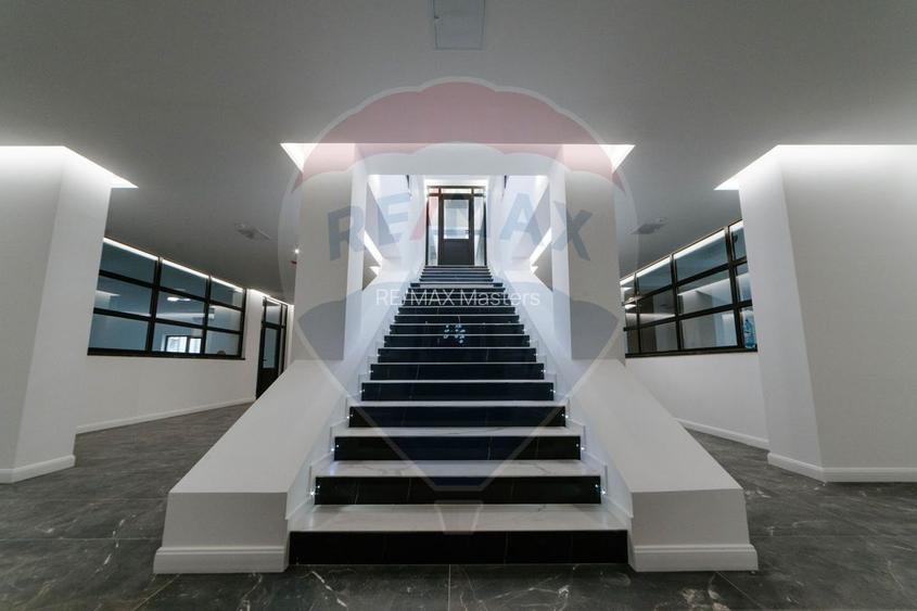 Spațiu comercial ULTRACENTRAL - 2,300mp de închiriat - 2
