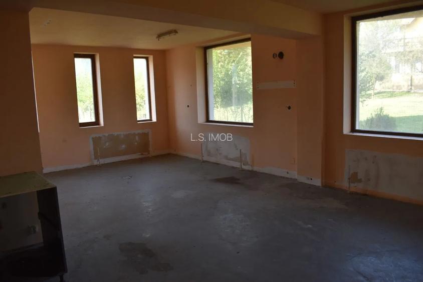 Pensiune/casa cu mai multe utilitati de vanzare, in Bran-Predelut - 3