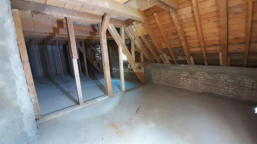 Pensiune in stilul arhitectural al cabanelor austriece, 5000 mp, teren - 8