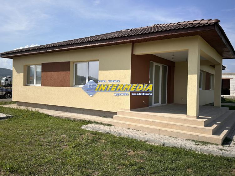 Casa Noua pe un nivel cu 4 camere cu terasa si toate utilitatile - 6