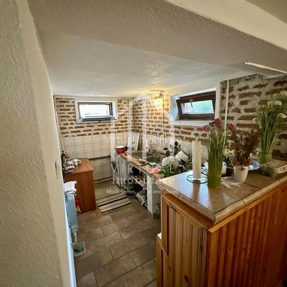 Casa cu 5 camere, 210mp utili, demisol, mobilata, Cal. Poplacii - 32
