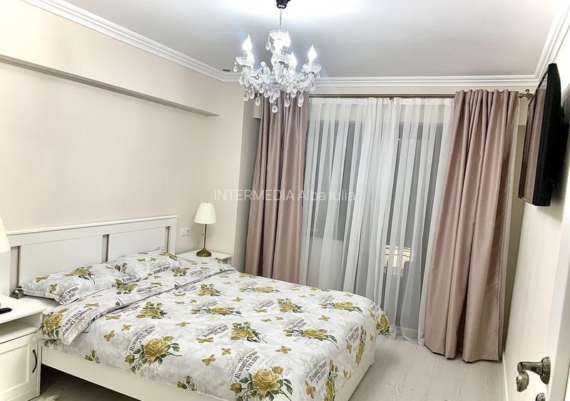 Apartament 3 camere 95 mp. RENOVAT Loc Parcare 2 Balcoane CETATE M-uri View Parc - 2