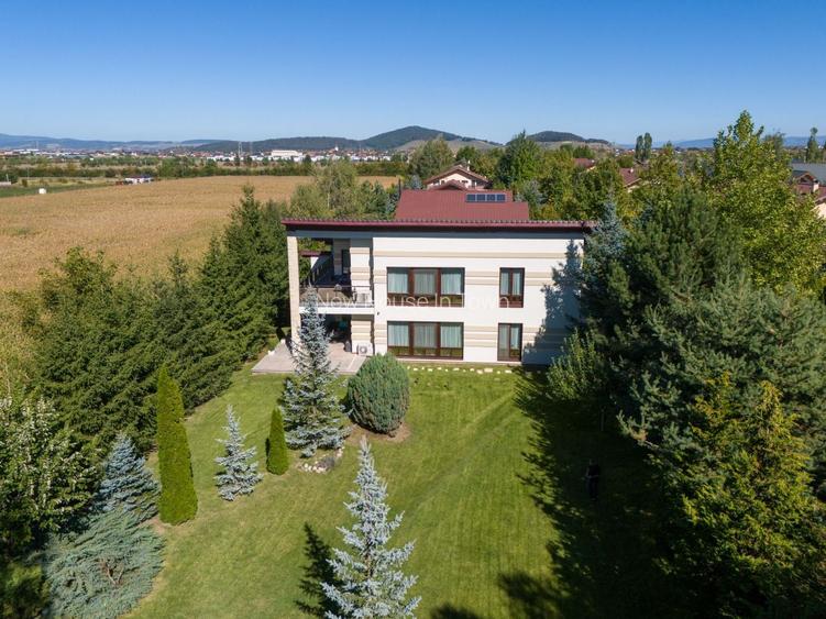 Casă deosebită de vânzare în Sânpetru | Teren 1400 mp - 38