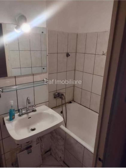 51990euro -Garsoniera in bloc mixt -metrou grigorescu -parc ior - 4