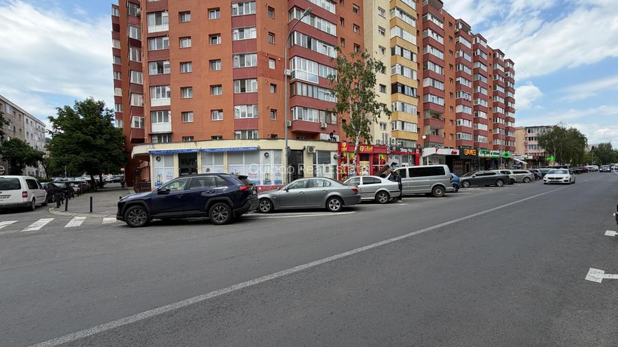 Spatiu comercial pe Str. Zorilor,locatie cu vad,vitrina mare,locuri de parcare - 5