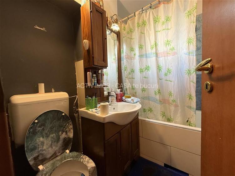 Titan- statuie Salajan,3 camere ,decomandat ,etaj 8. - 7