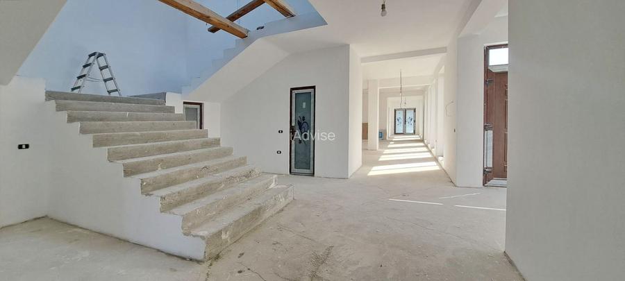 Vila deosebită  cu destinație multiplă - 18