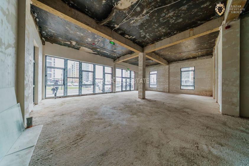 Spatiu Comercial Premium – 370 mp, Vitrină 13 m, 3 Intrări • Adora Par - 2