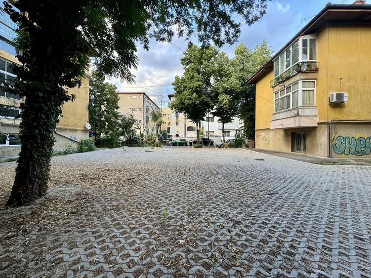 Teren intravilan ***414mp*** // Primaverii - 5