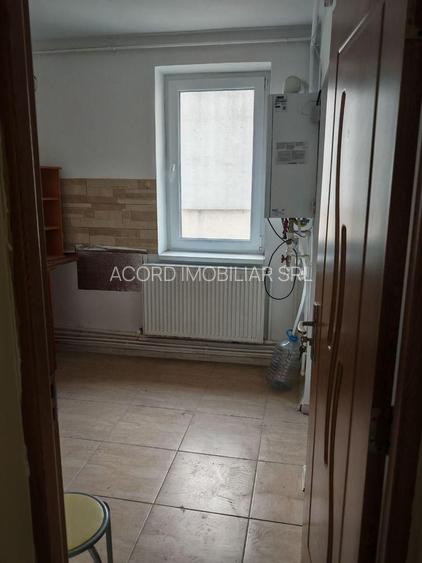 APARTAMENT 3 CAMERE DECOMANDAT ZONA PENINSULA/ PIATA OVIDIU - 2