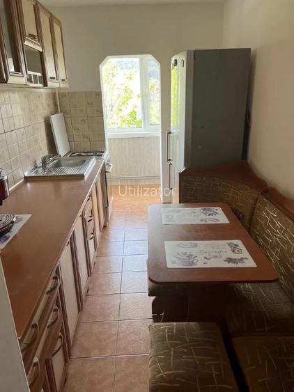 De vânzare apartament cu 2 camere decomandat etaj 4/4 - 4