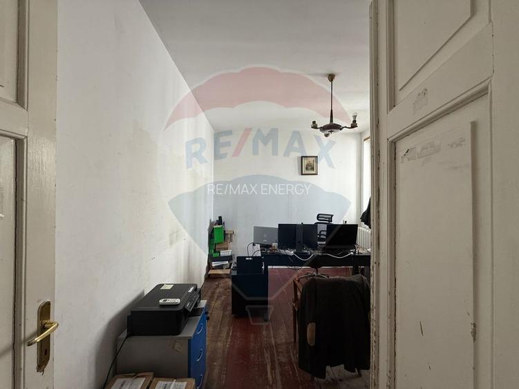 DE ÎNCHIRIAT: Casă/Vilă spațioasă  8 camere  Zona Gara de Nord - 5