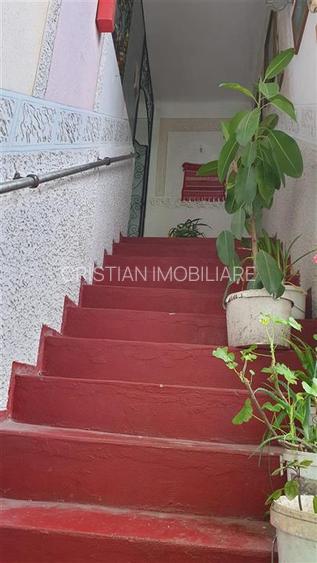 zona Grivitei-Pta Mare Vila P+1, 6 camere, 2 bai teren 242mp deschidere 10 m la - 10