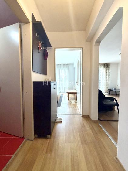 Apartament 2 camere , etaj 2 ,parcare - 3