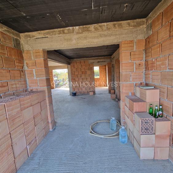 Se vinde casa la rosu, sat  Malaiesti jud. Prahova , pret 72000 euro negociabil. - 4